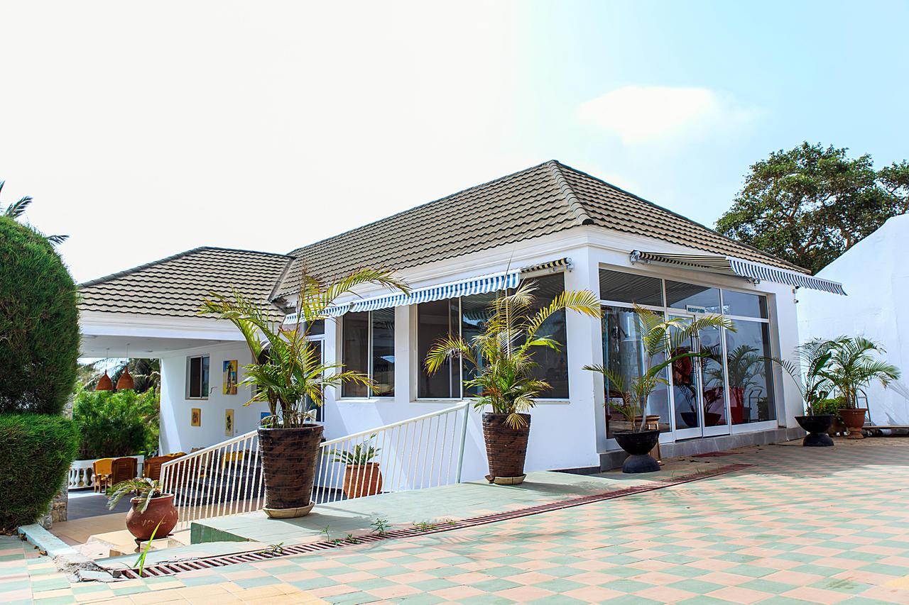Paradise Suites Hotel Serrekunda Exterior foto