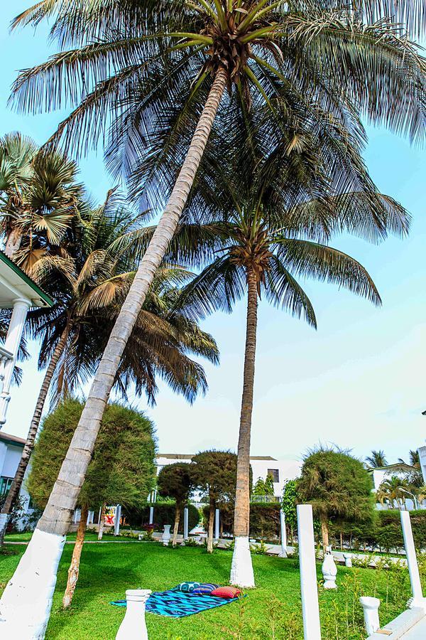 Paradise Suites Hotel Serrekunda Exterior foto