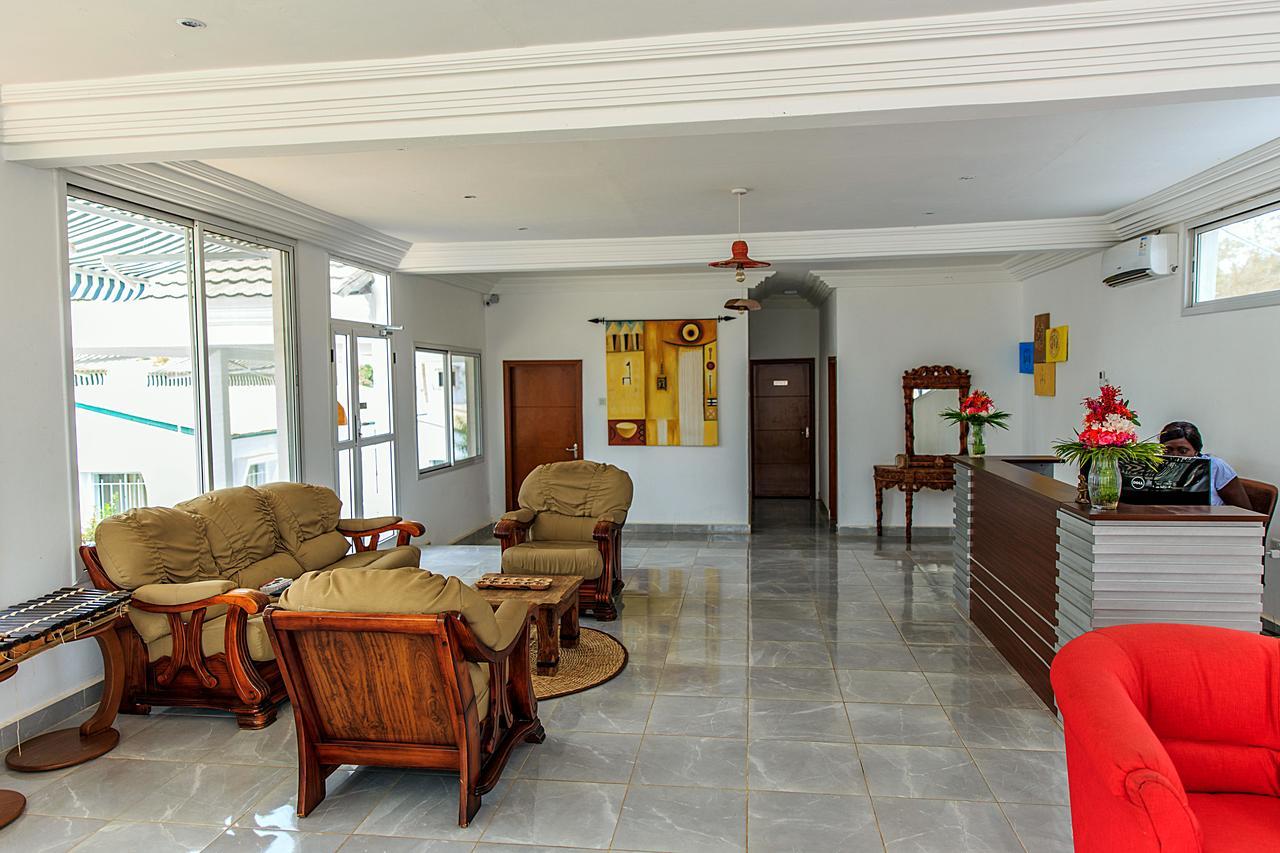Paradise Suites Hotel Serrekunda Exterior foto